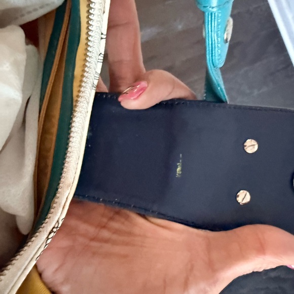 MCM Cream and Teal Shoulder Bag - Picture 7 of 7